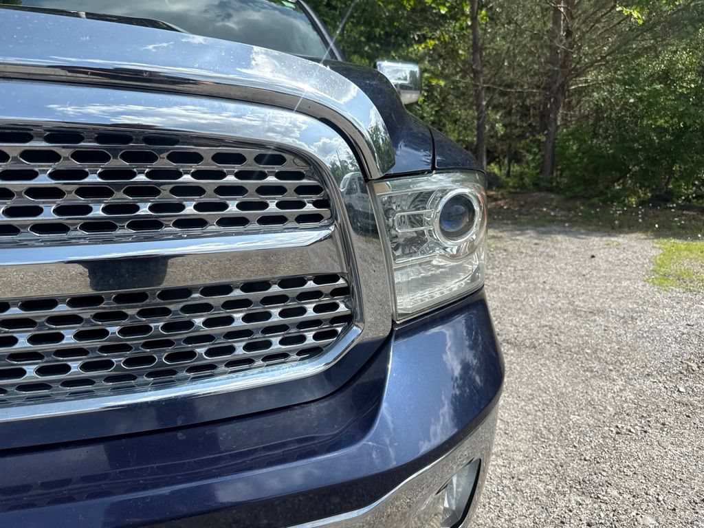 Used 2017 RAM 1500 Laramie AWD/4WD image 3