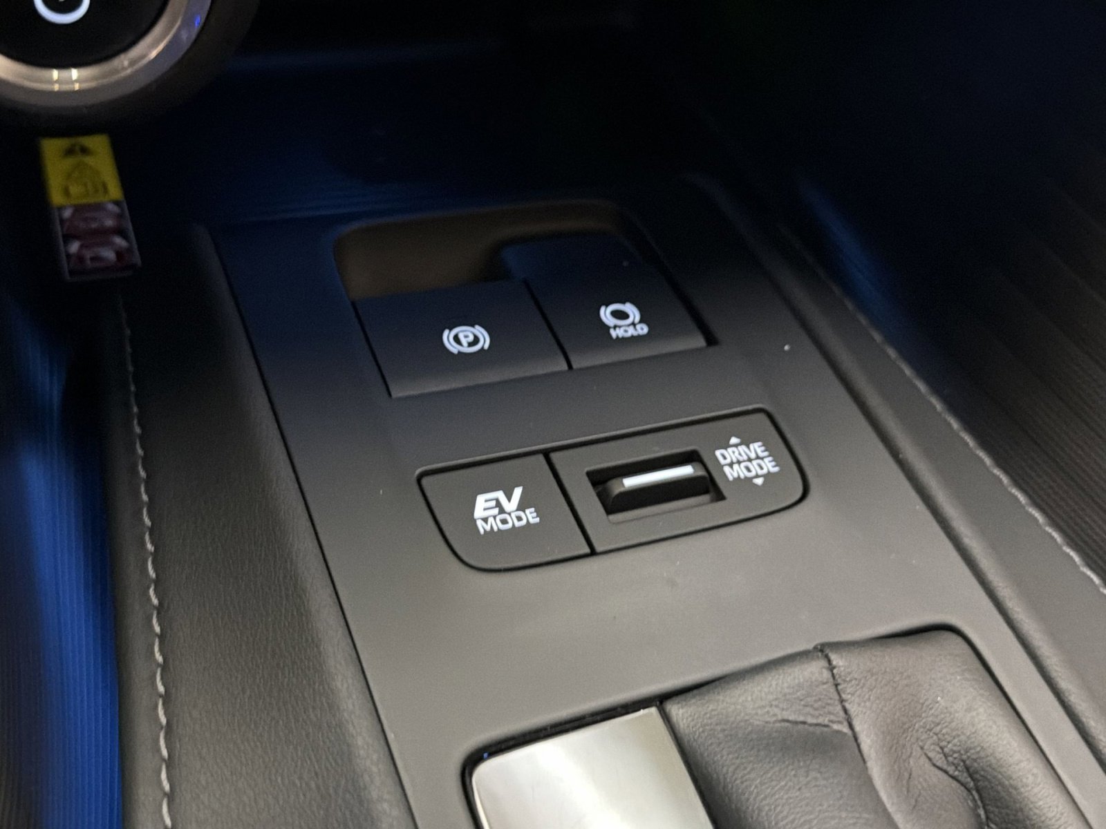 Used 2023 Toyota Venza Nightshade AWD/4WD image 31