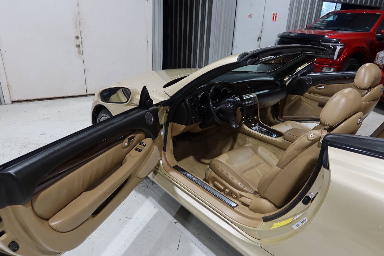Used 2006 Lexus SC 430 Convertible w/ Preferred Accessory Pkg RWD image 16