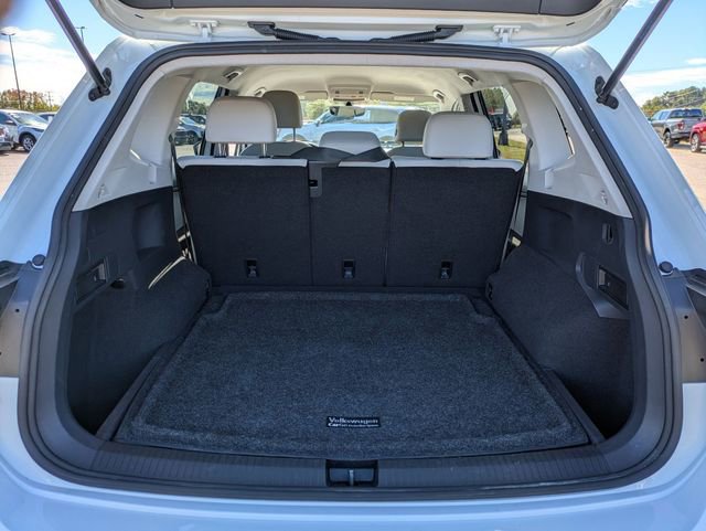 Used 2021 Volkswagen Tiguan SE image 31