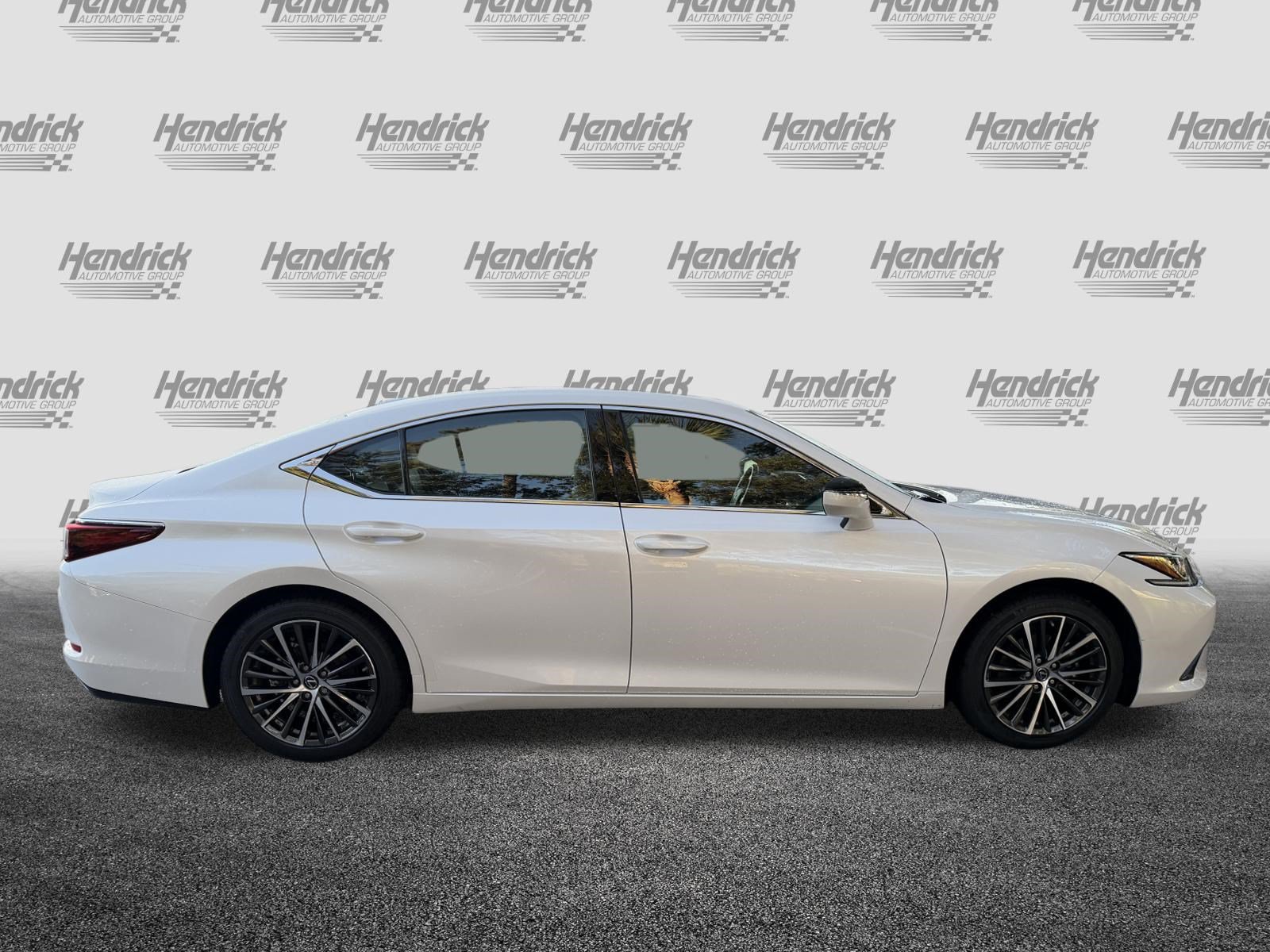 Used 2025 Lexus ES 350 w/ Premium Package FWD image 10