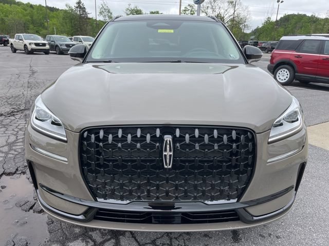 New 2025 Lincoln Corsair Reserve w/ Equipment Group 202A AWD/4WD image 3