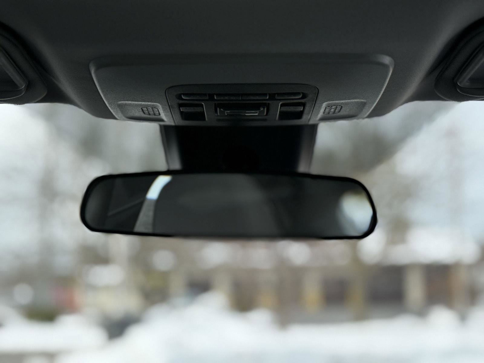 Used 2020 Toyota Camry SE image 21