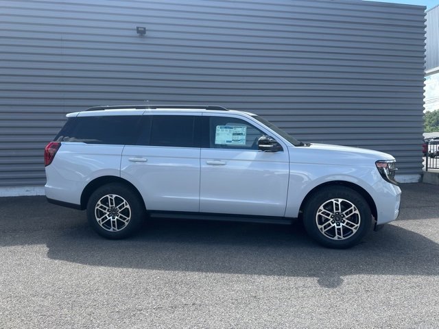 New 2025 Ford Expedition Active image 2