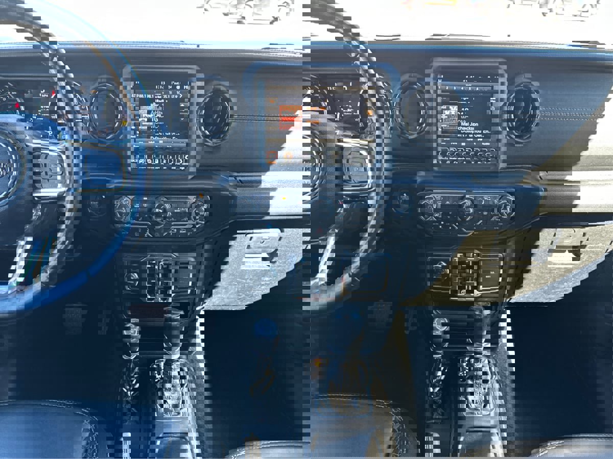 Used 2022 Jeep Wrangler Unlimited Sahara image 17