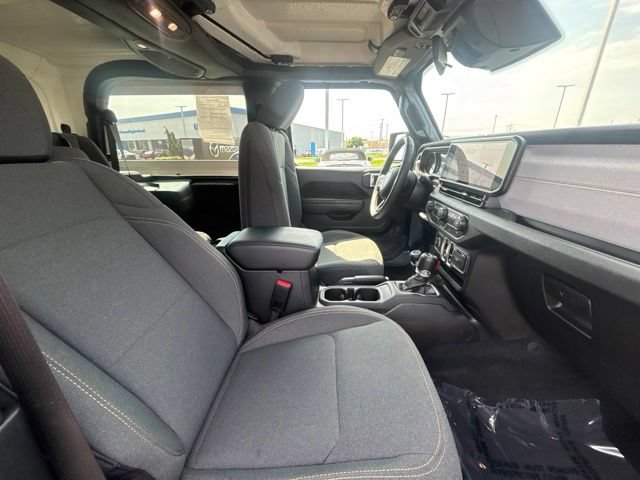 Used 2025 Jeep Wrangler Sport AWD/4WD image 20