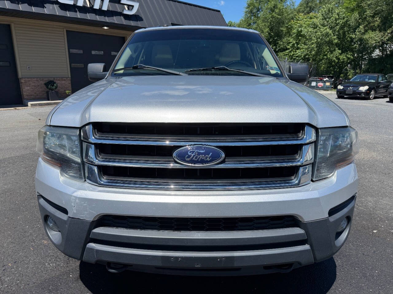 Used 2016 Ford Expedition XL AWD/4WD image 2