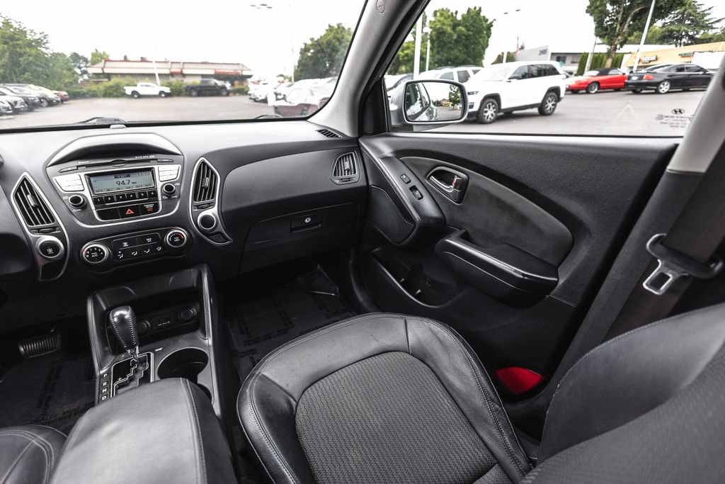 Used 2011 Hyundai Tucson GLS FWD image 23