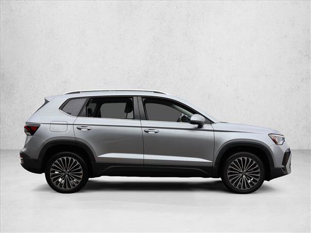Used 2025 Volkswagen Taos SE FWD image 4