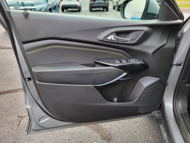 Used 2024 Chevrolet Trax LT w/ Driver Confidence Package FWD image 6