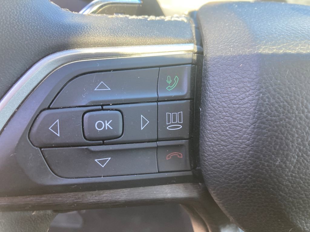 Used 2023 Jeep Grand Cherokee Limited image 37