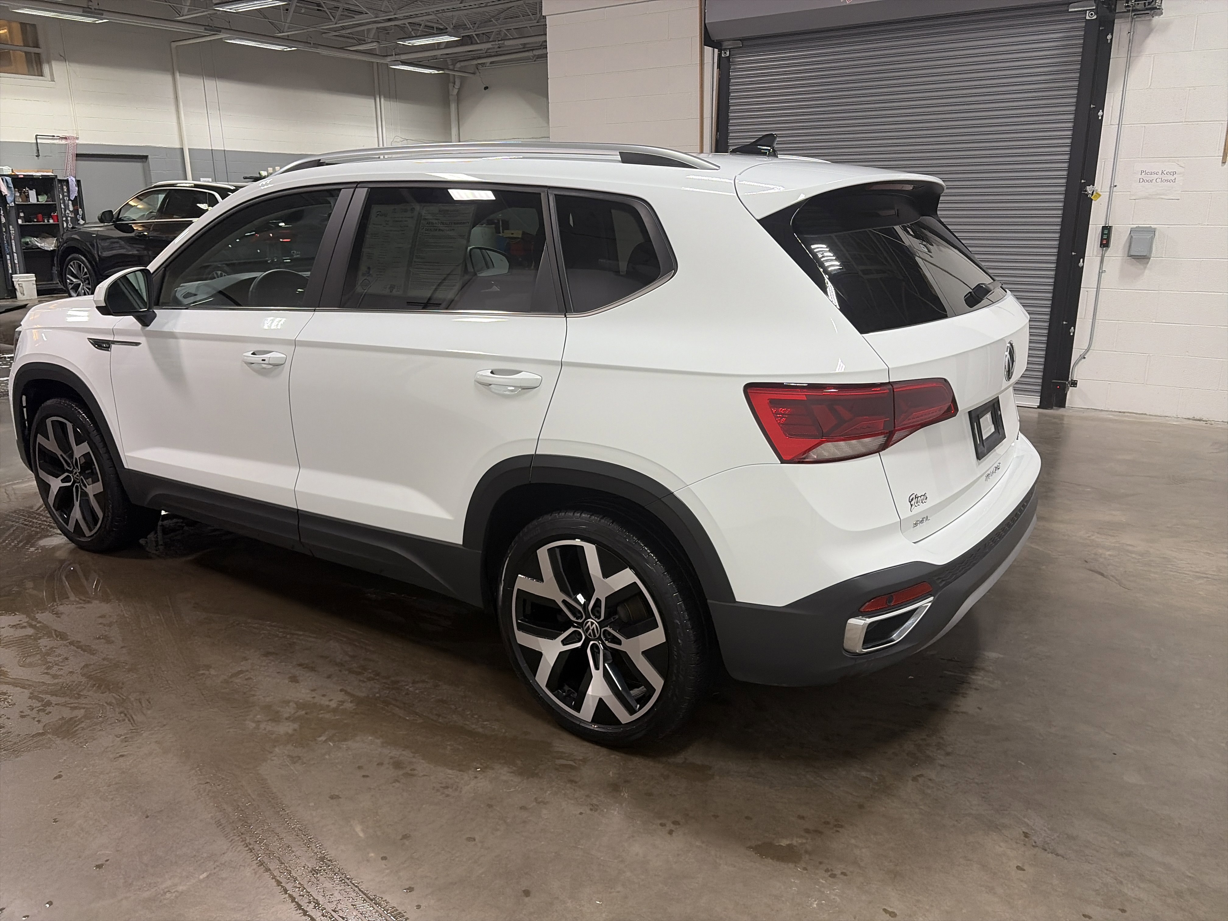 Certified 2022 Volkswagen Taos SEL AWD/4WD image 5