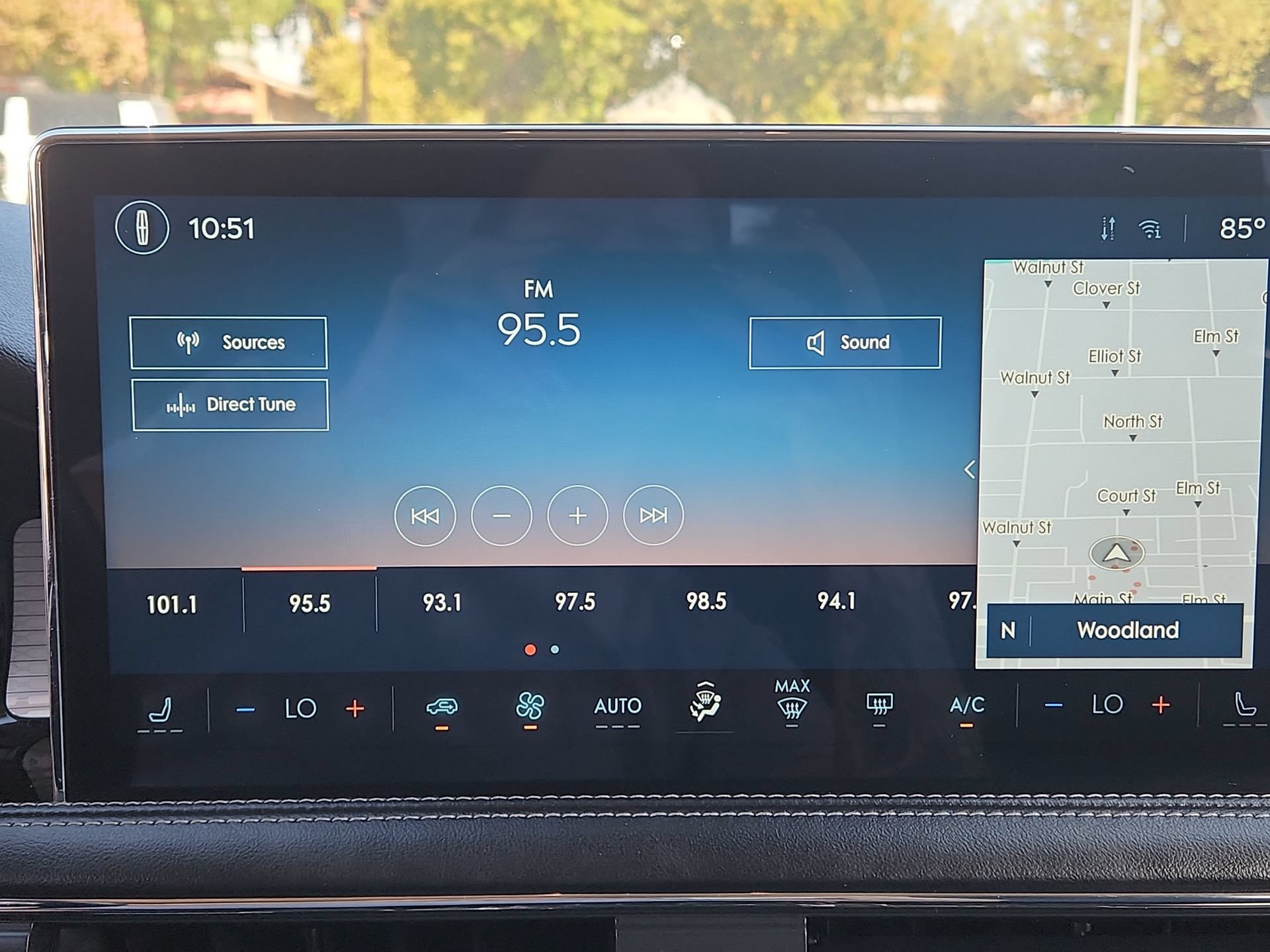 Used 2023 Lincoln Corsair AWD image 12