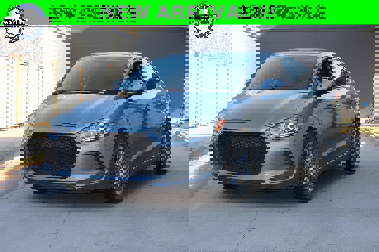 Used 2017 Hyundai Elantra SE image 1