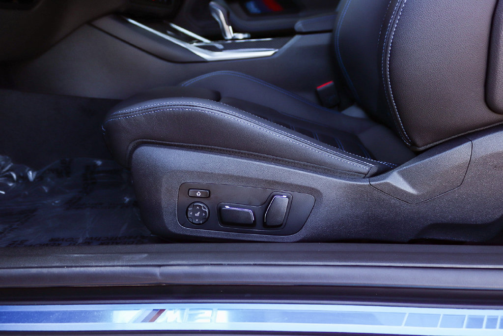 Used 2026 BMW M2 w/ Lighting Package RWD image 21