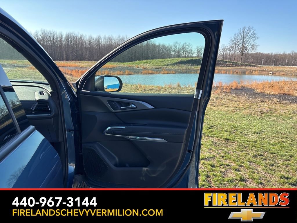 New 2026 Chevrolet Traverse LT w/ Driver Confidence Package image 33