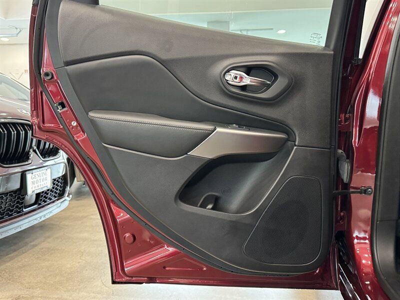 Used 2019 Jeep Cherokee High Altitude image 15