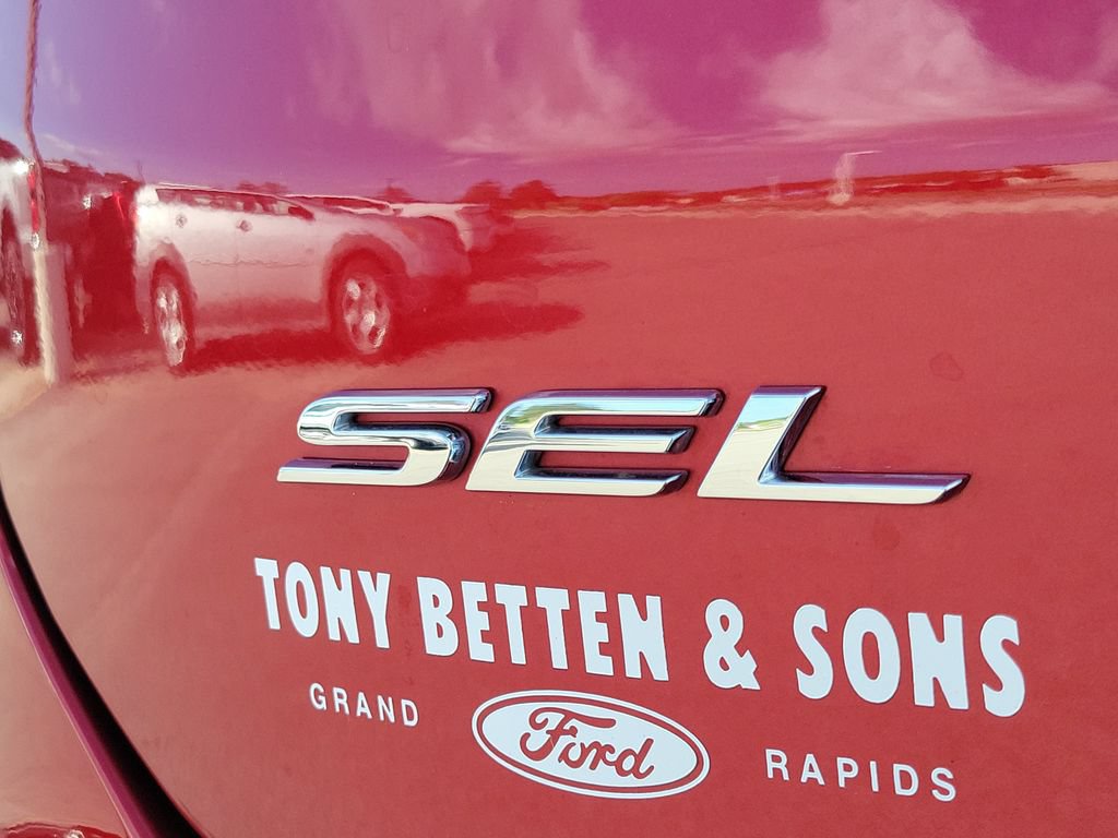 Used 2024 Ford Edge SEL w/ Convenience Package AWD/4WD image 7