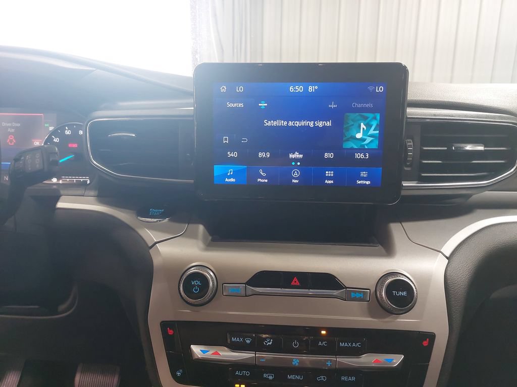 Used 2022 Ford Explorer XLT w/ Equipment Group 202A AWD/4WD image 21