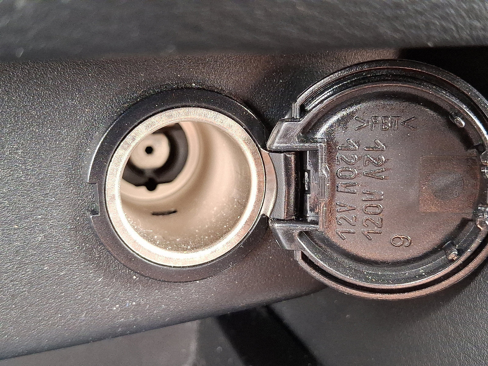 Used 2022 Nissan Rogue SV w/ SV Premium Package image 25