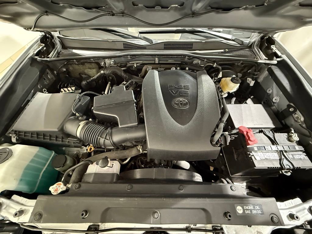 Used 2019 Toyota Tacoma SR5 AWD/4WD image 10