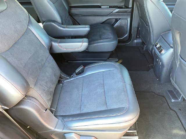 Certified 2025 Ford Explorer ST w/ Sun And Sound Package AWD/4WD image 18