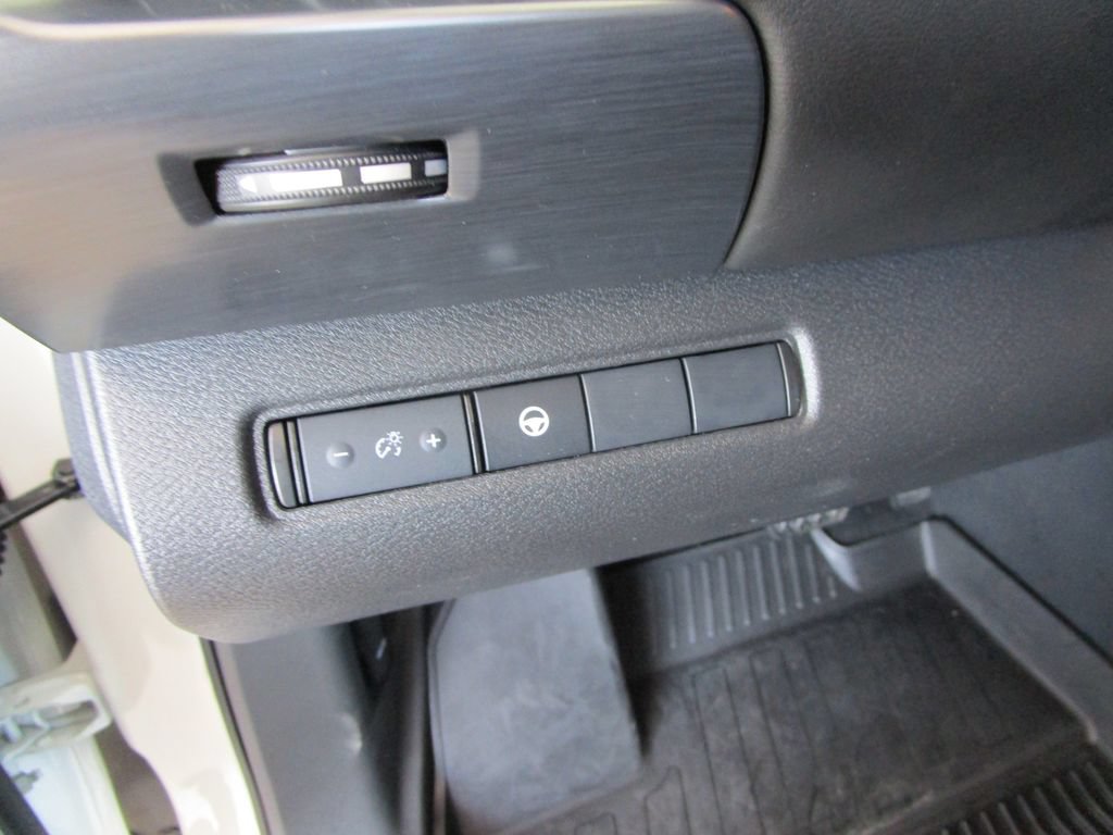 Used 2024 Nissan Pathfinder Rock Creek AWD/4WD image 26