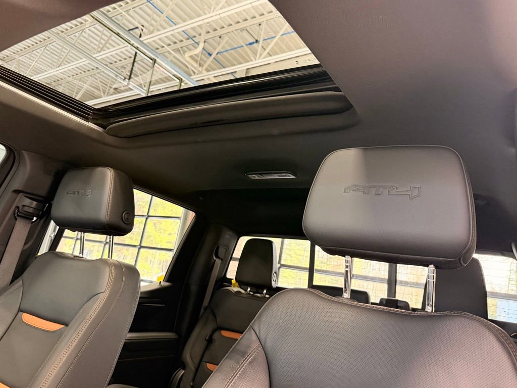 Used 2025 GMC Sierra 1500 AT4 w/ AT4 Premium Package AWD/4WD image 28