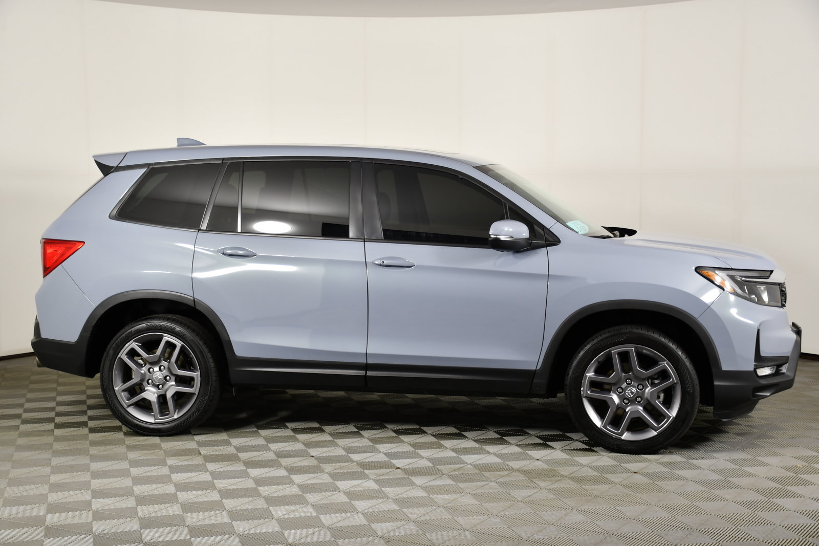 Used 2023 Honda Passport EX-L image 4