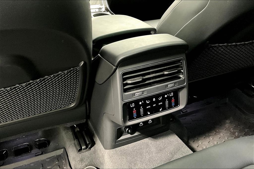 Used 2024 Audi SQ8 Premium Plus image 32