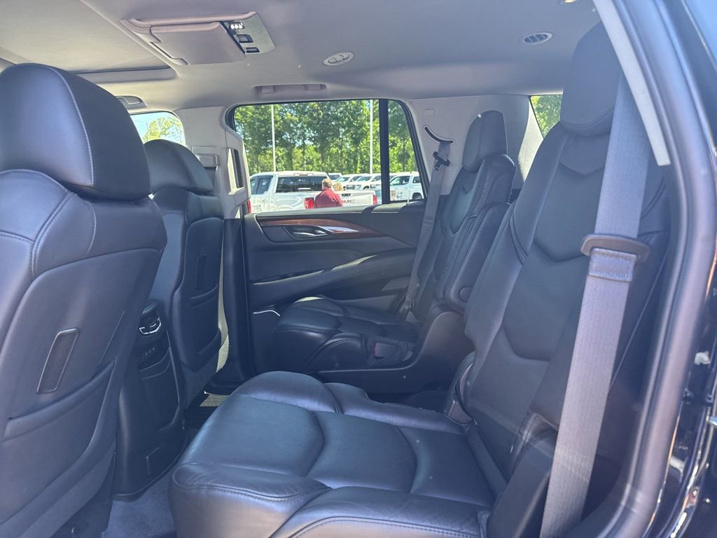 Used 2018 Cadillac Escalade Premium Luxury AWD/4WD image 13
