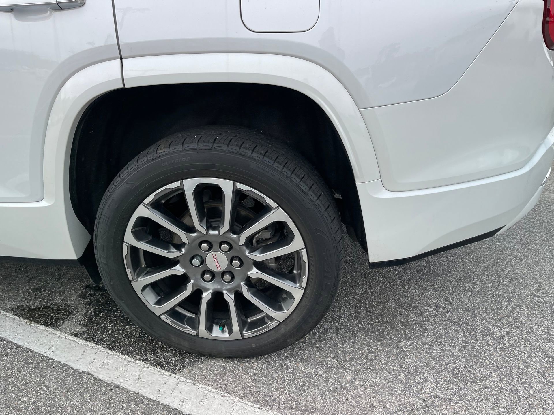 Used 2020 GMC Acadia Denali w/ Trailering Package image 8