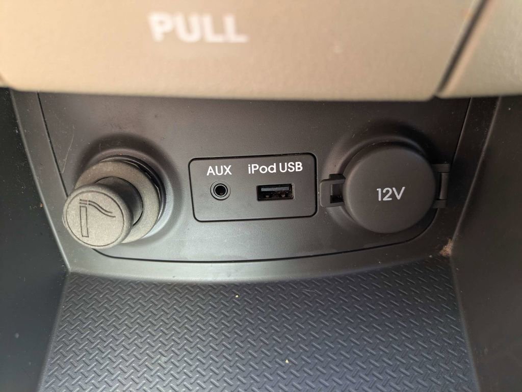 Used 2010 Hyundai Elantra GLS FWD image 21