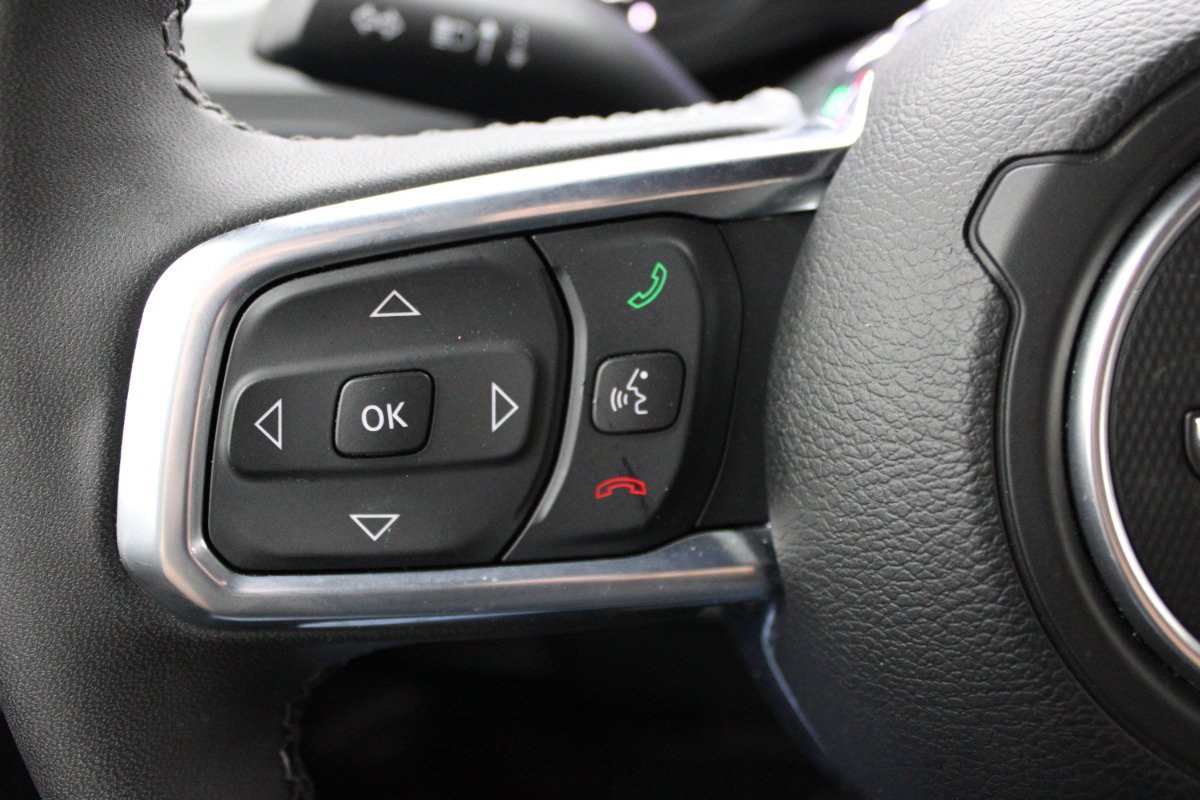 Used 2025 Jeep Wrangler Unlimited Sahara w/ Safety Group image 18