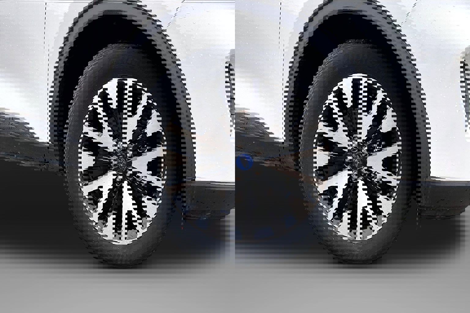 Used 2020 Ford Escape SE Sport image 9