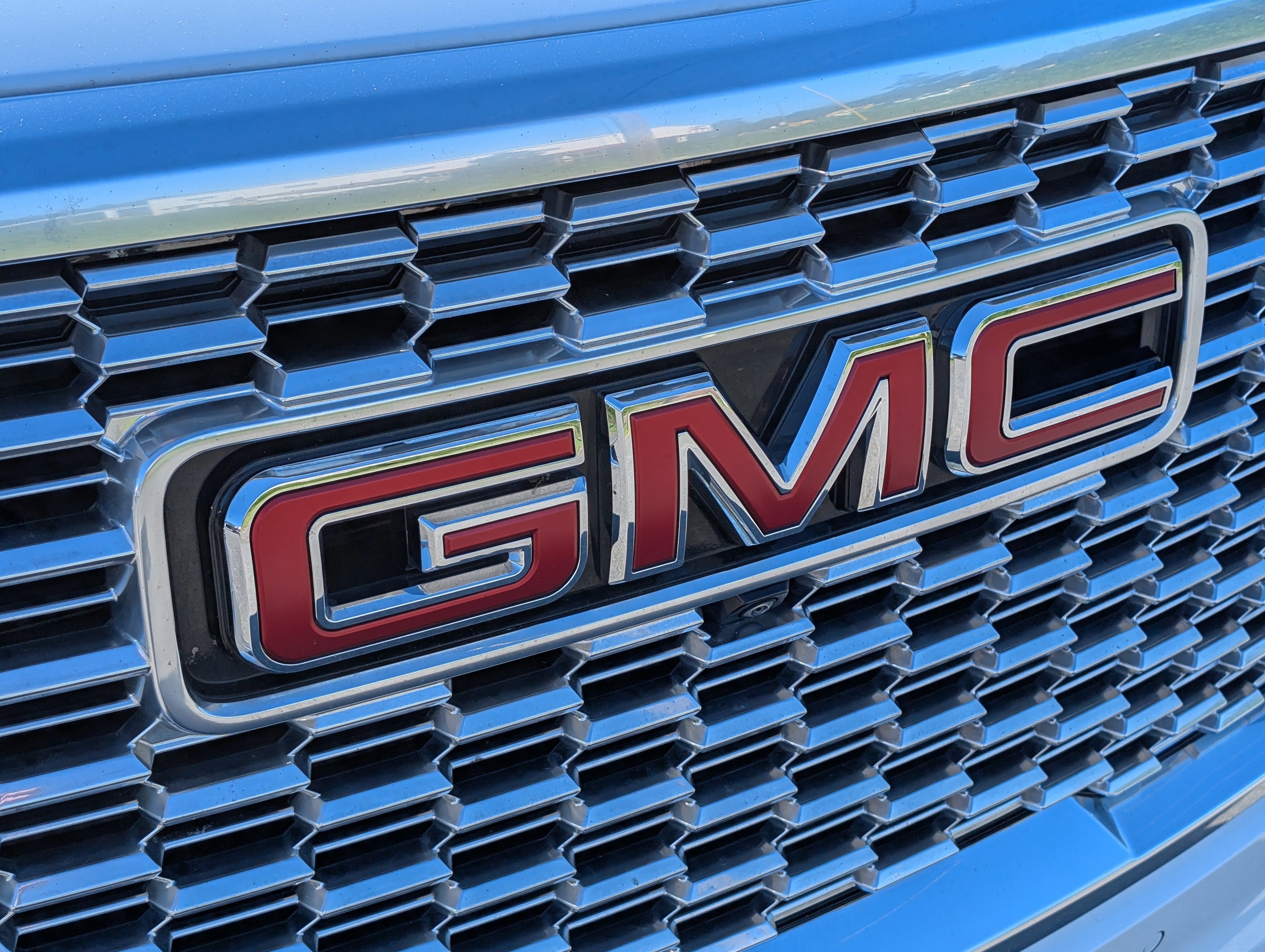 Certified 2024 GMC Yukon Denali image 4
