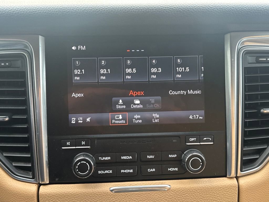 Used 2018 Porsche Macan image 19