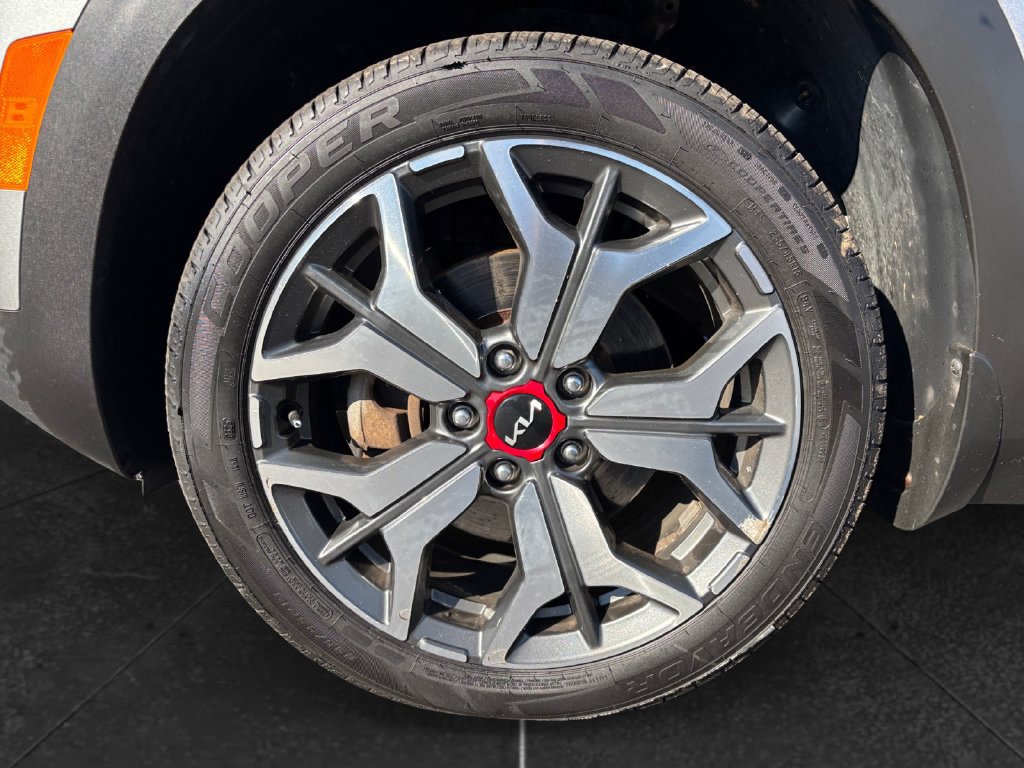 Used 2022 Kia Seltos SX w/ Sunroof Package AWD/4WD image 15