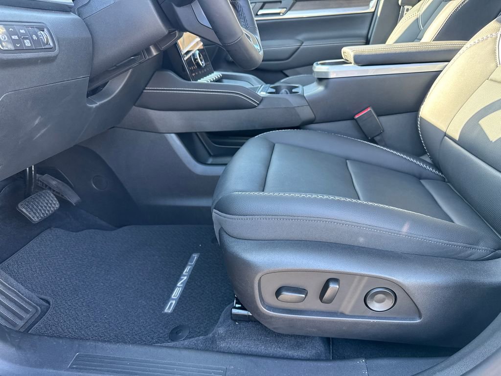 Used 2026 GMC Terrain Denali image 10