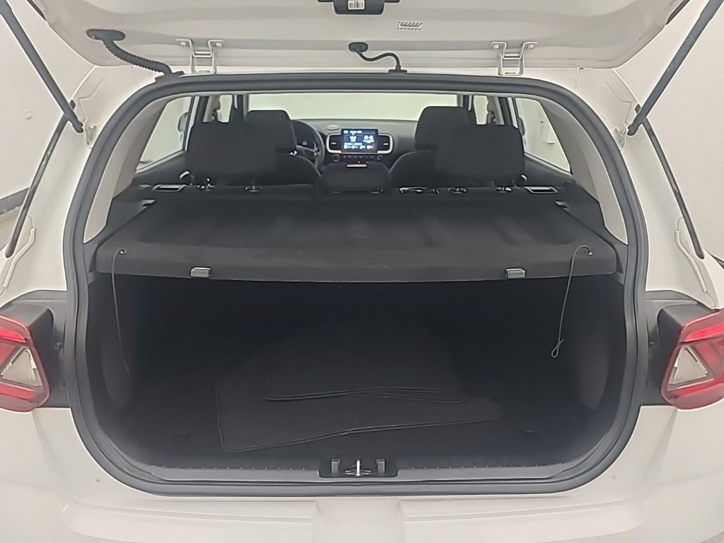 Used 2024 Hyundai Venue SE FWD image 17