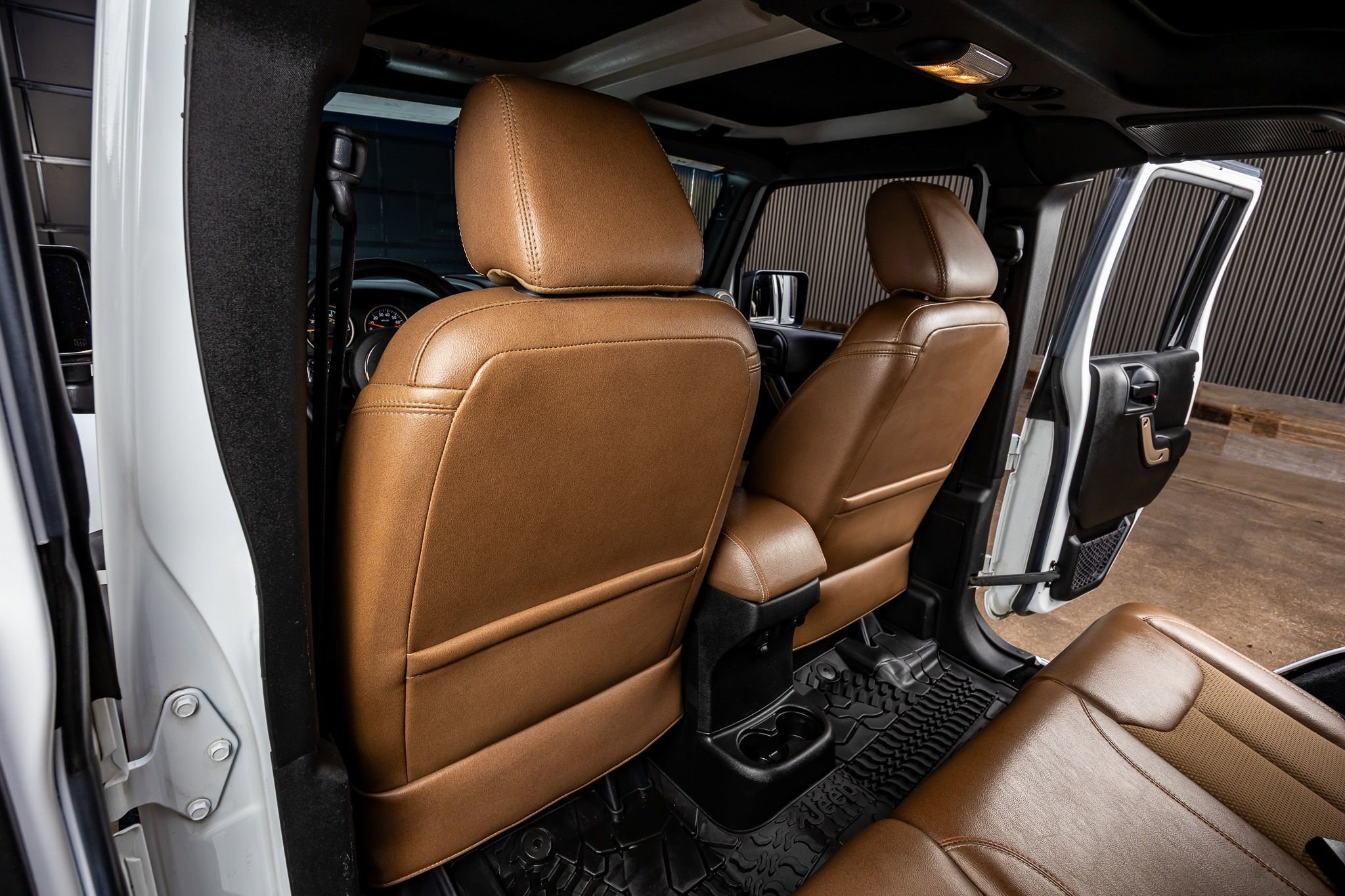 Used 2017 Jeep Wrangler Unlimited Sahara image 28