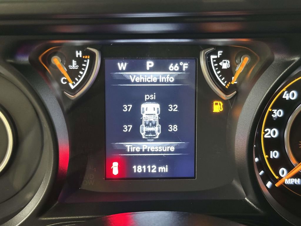 Certified 2025 Jeep Wrangler Sport image 29