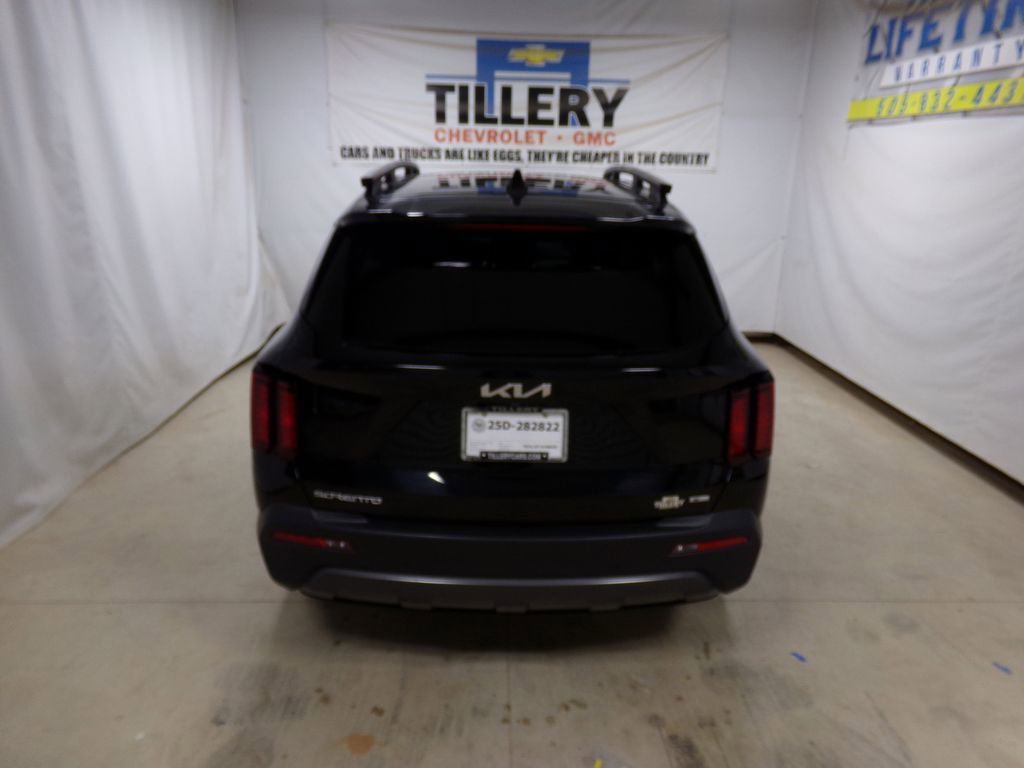 Used 2023 Kia Sorento S w/ Panoramic Sunroof Package image 5