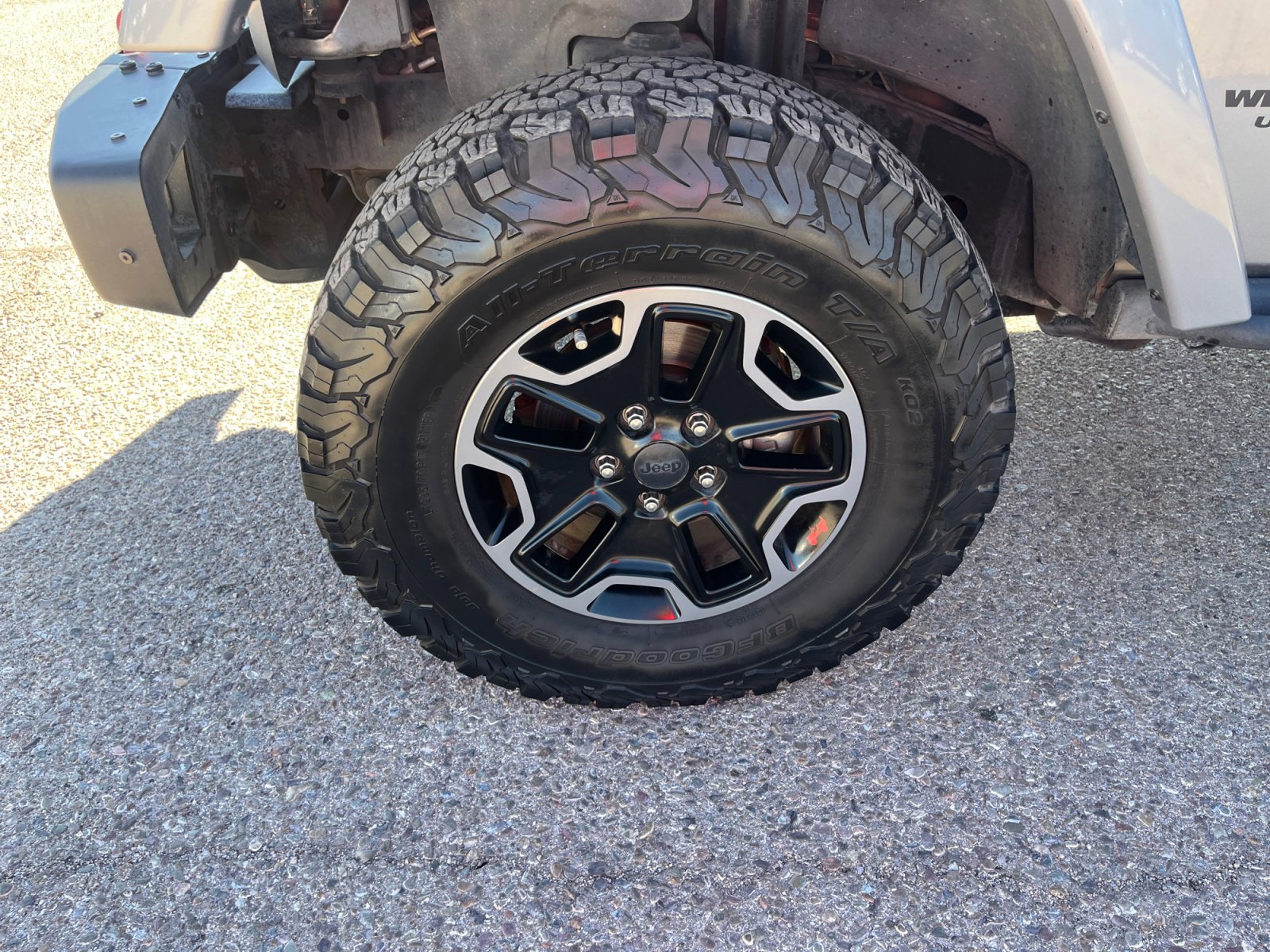Used 2016 Jeep Wrangler Unlimited Rubicon image 25