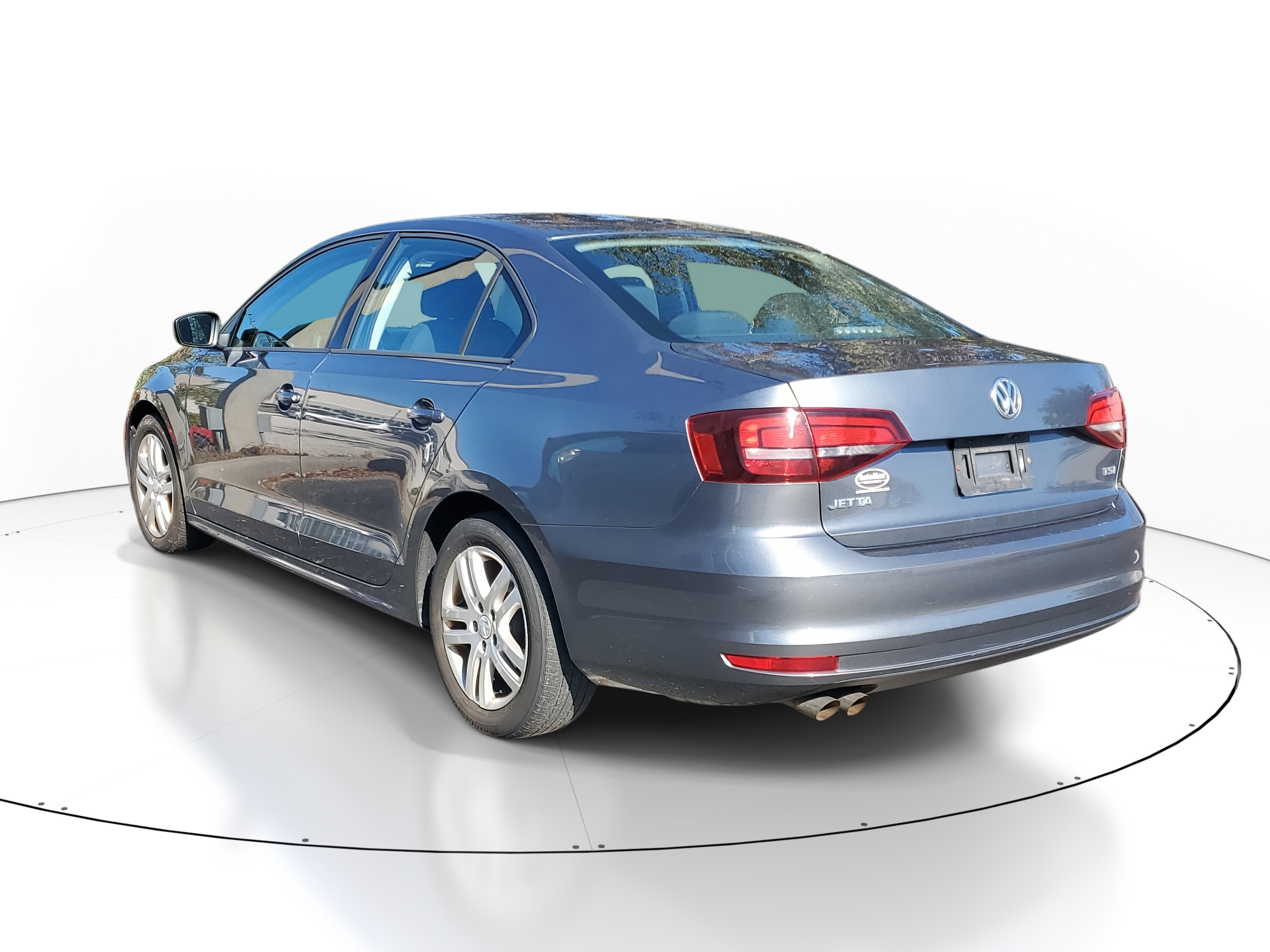 Used 2018 Volkswagen Jetta S image 2