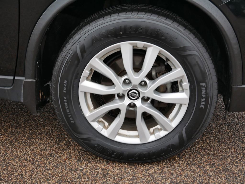 Used 2020 Nissan Rogue SV image 47