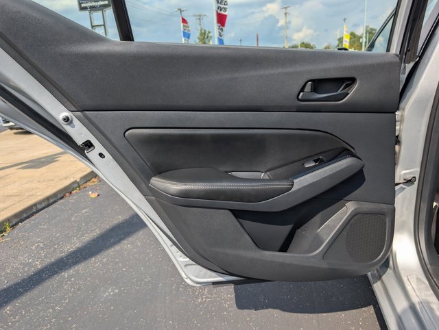 Used 2023 Nissan Altima 2.5 SV image 14