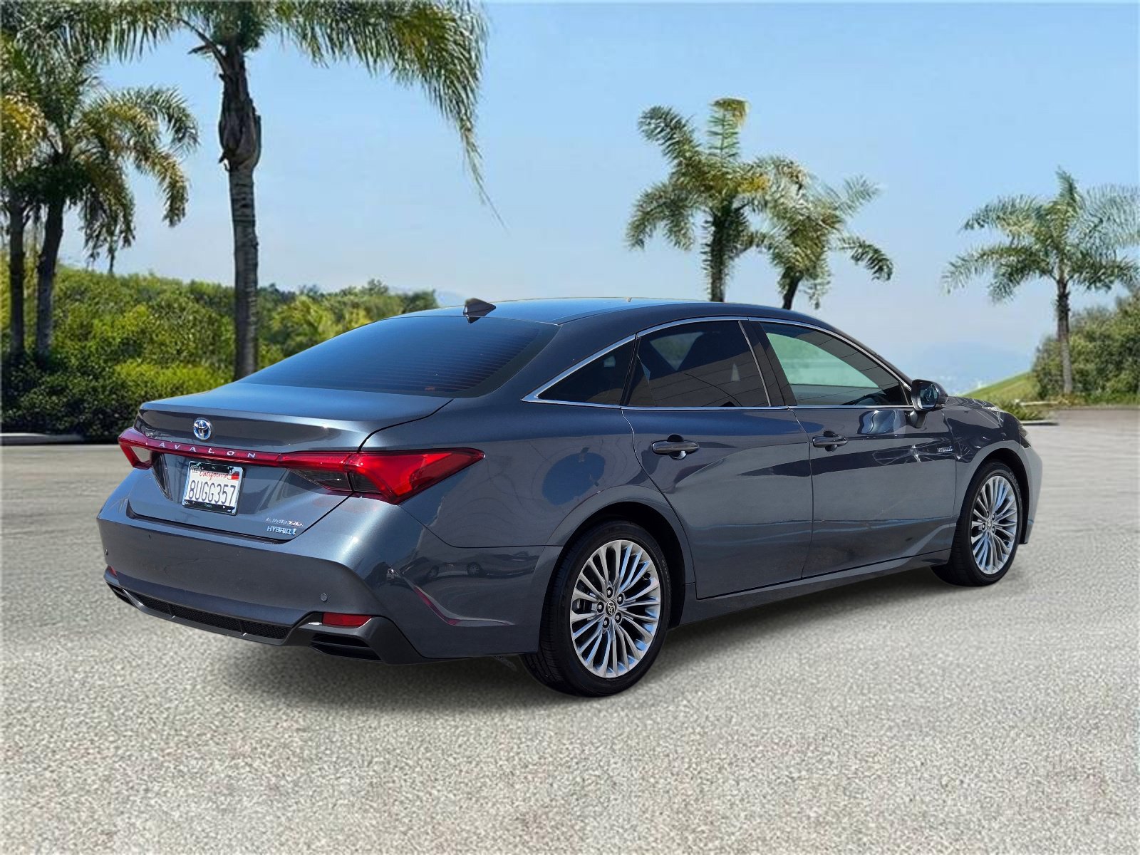 Used 2021 Toyota Avalon Limited w/ Advanced Safety Package FWD image 4
