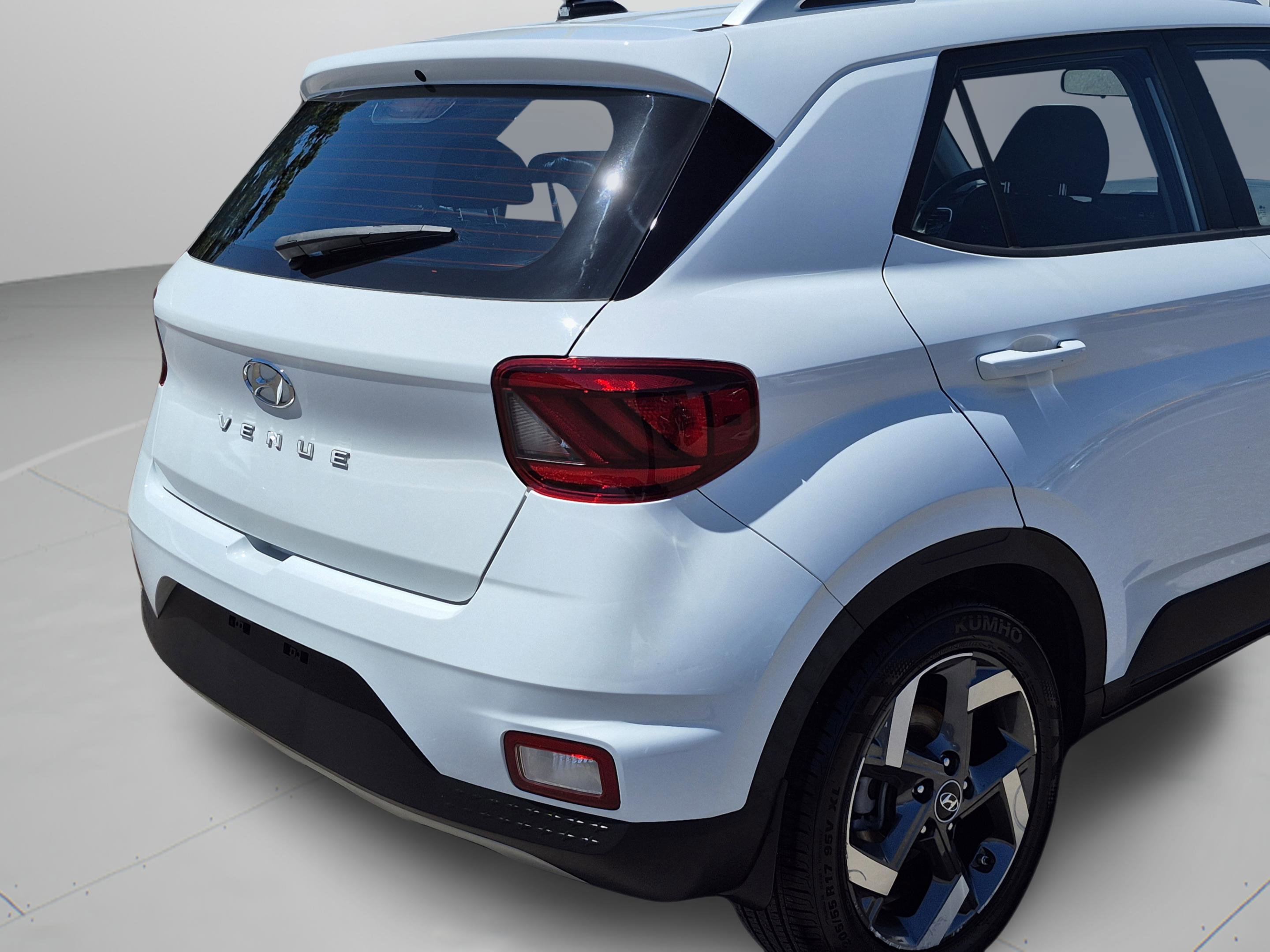 Used 2023 Hyundai Venue SEL FWD image 30