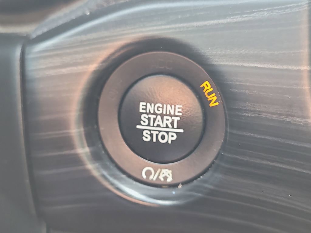 Used 2020 Jeep Grand Cherokee Altitude RWD image 26